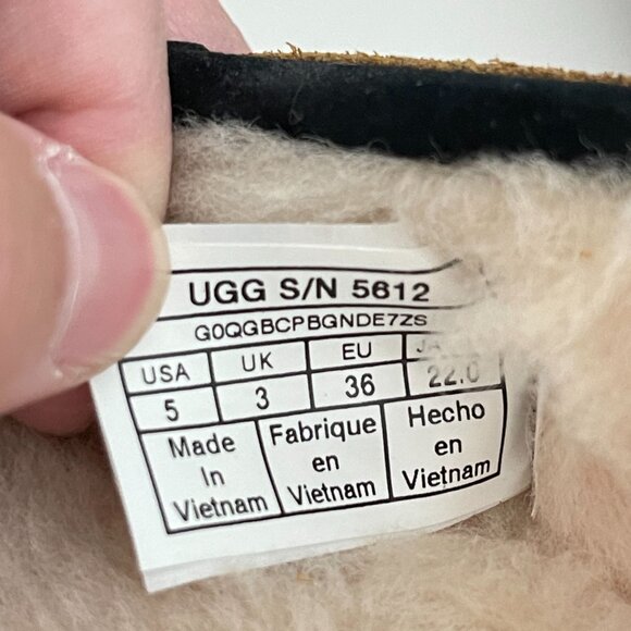 Ugg Women's Dakota Wool-Lined Suede Slipper Black, 5612, Size 5 NWOB - Picture 10 of 10